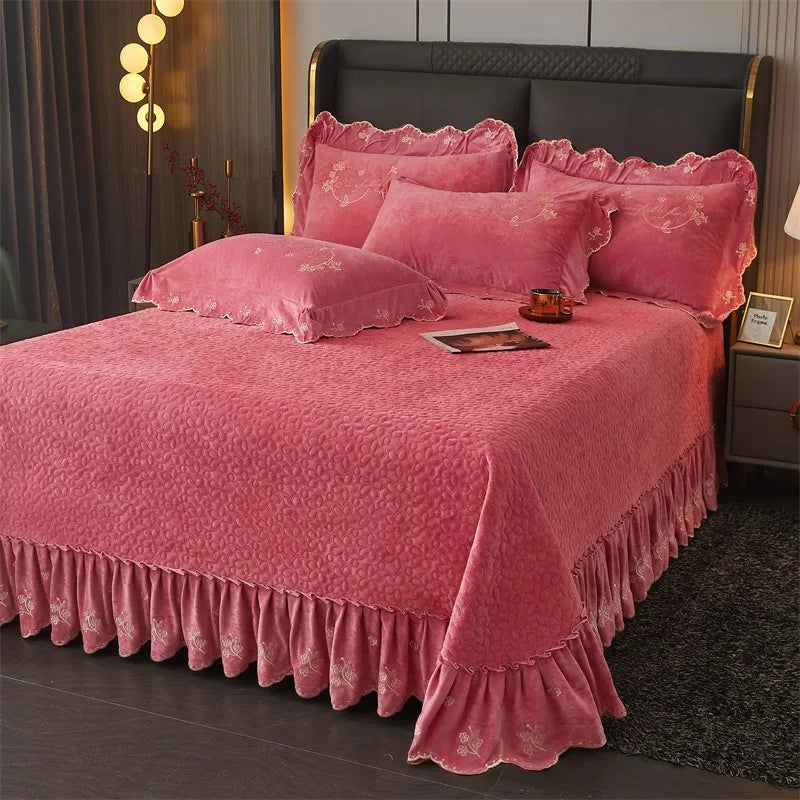 Radiant Fuchsia Bedding Collection DECORATIQ | Home&Decor