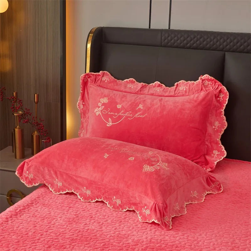 Dazzling Hibiscus Bedding DECORATIQ | Home&Decor