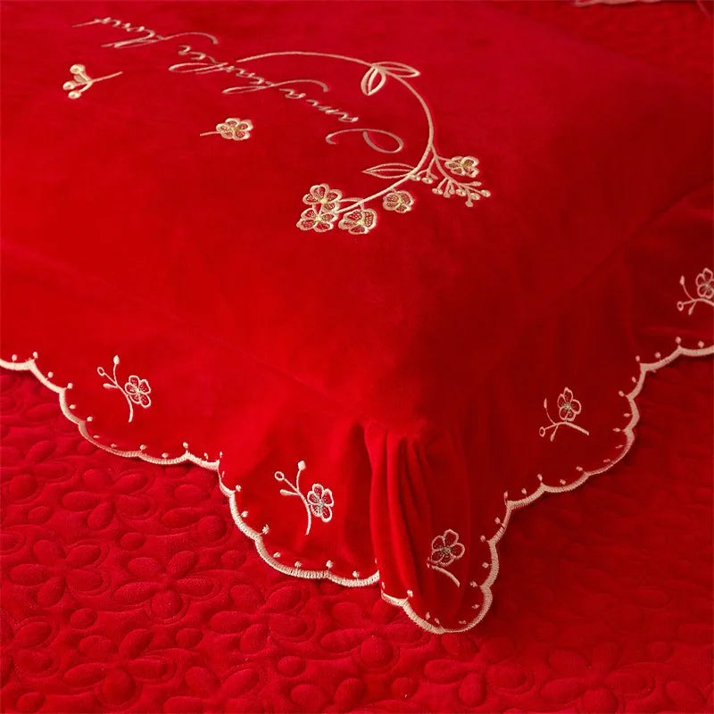 Cardinal Romance Bedding DECORATIQ | Home&Decor