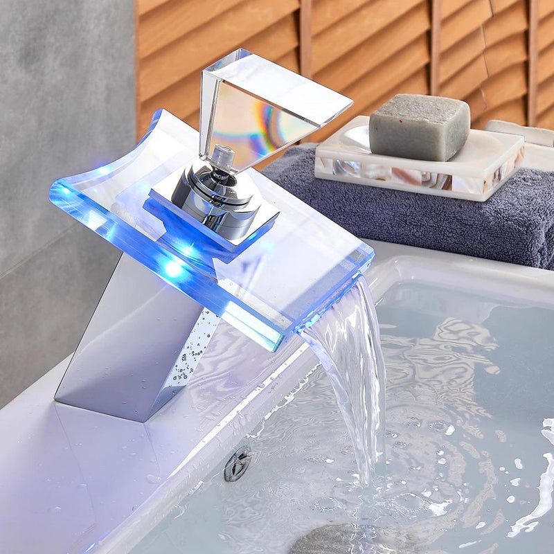 Shining Faucet DECORATIQ | Home&Decor