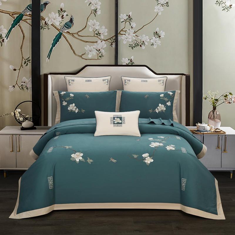 Zuhur Two-Tone Embroidered Egyptian Cotton Duvet Cover Set DECORATIQ | Home&Decor