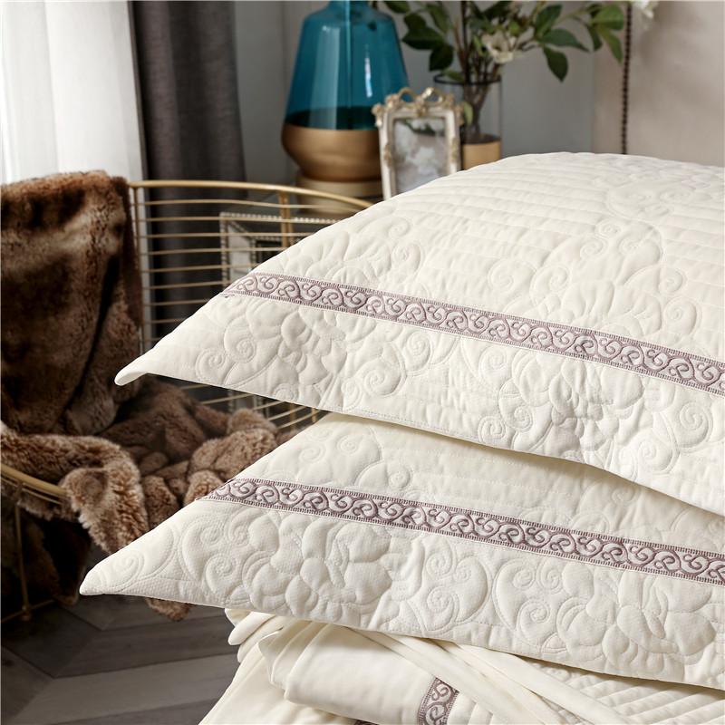 Royal Crown Quilt Cover Set DECORATIQ | Home&Decor