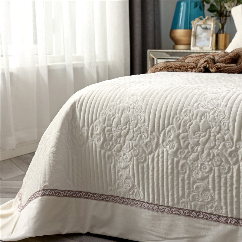 Royal Crown Quilt Cover Set DECORATIQ | Home&Decor