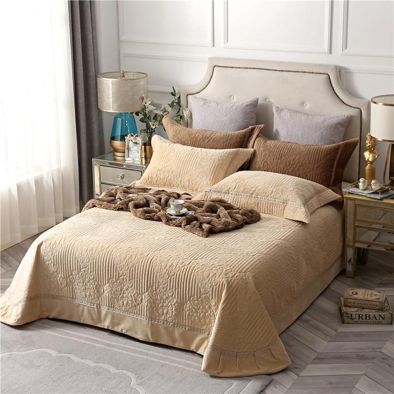 Royal Crown Quilt Cover Set DECORATIQ | Home&Decor