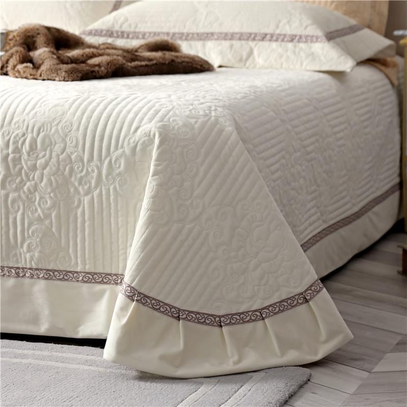 Royal Crown Quilt Cover Set DECORATIQ | Home&Decor