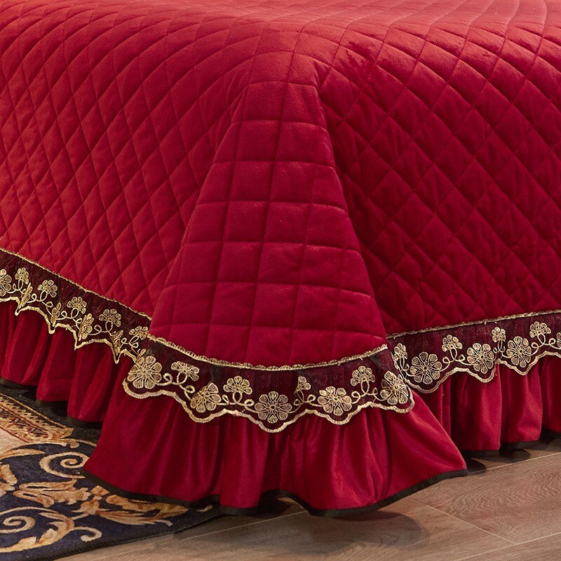 Faith Ruffled Edged Quilted Fleece Bedspread Set DECORATIQ | Home&Decor